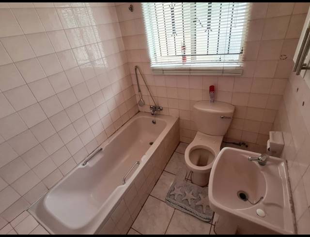 2 BEDROOM FREEHOLD FOR SALE IN EVATON WEST